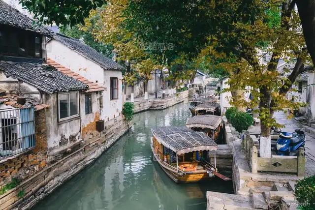 从周庄到剑川:游客为啥逃离热门古镇?商业化的高级玩法找到了