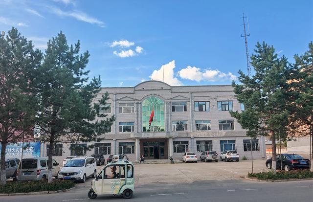 坐1路公交走马观花乌翠区