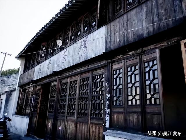 吴江人的_________ ，叫垂虹路 ！