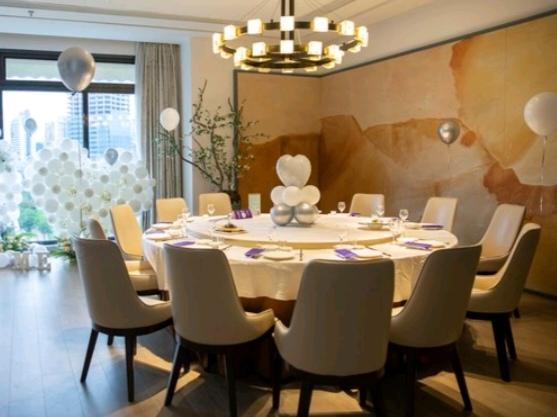 台好搭、戏难唱，一个酒席座位安排，揭开退休人员的复杂心态