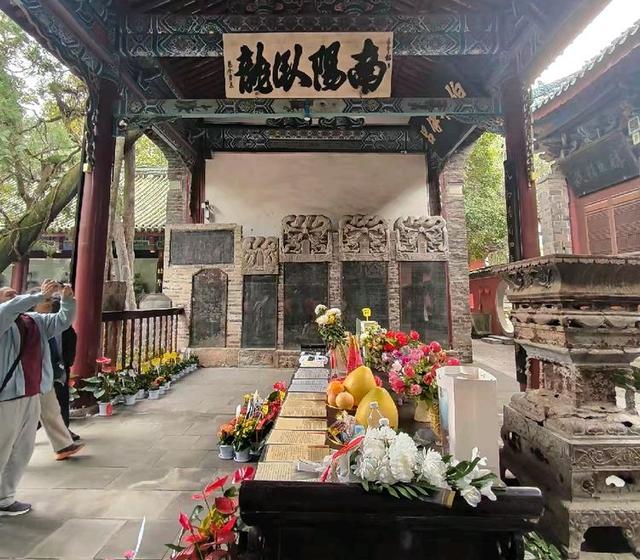 参观勉县武侯祠
