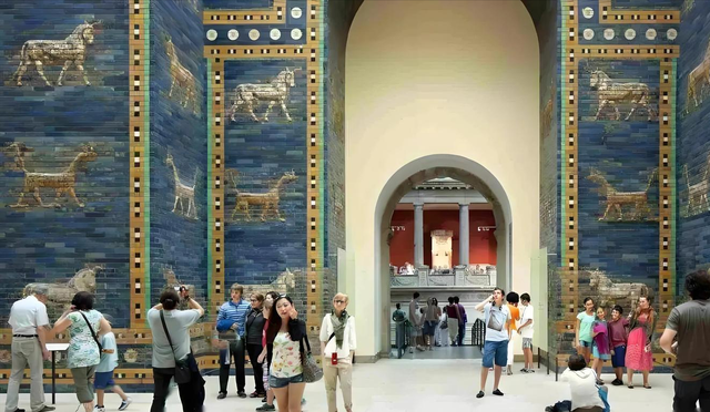 禁止拍照却人潮涌动，埃及艳后胸像征服全球，德国考古手法遭质疑