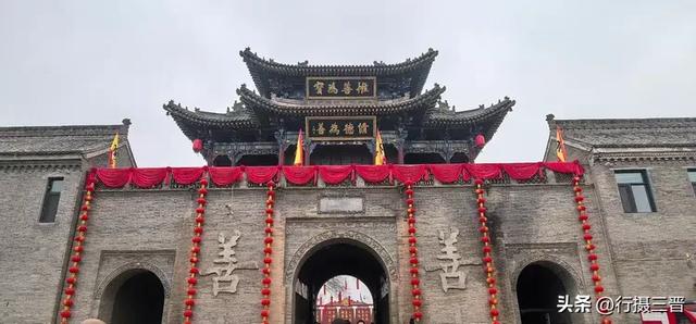 汉服古韵迎佳节 别样三八绽芳华——万荣李家大院妇女节人气火爆