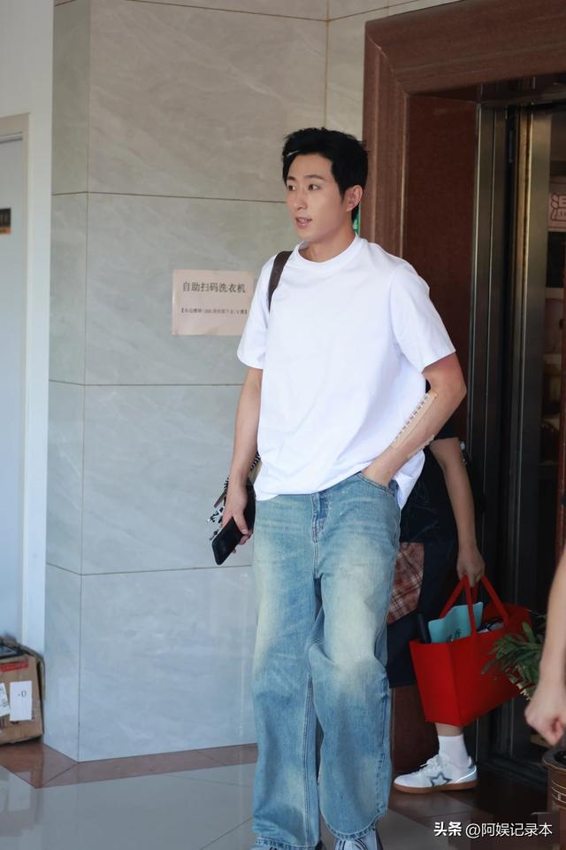 短剧男神离了滤镜差距有多大，看刘萧旭就知道了