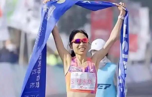 2026重庆马拉松奖金额创纪录!1月18日开赛 最快护士张水华职业首秀