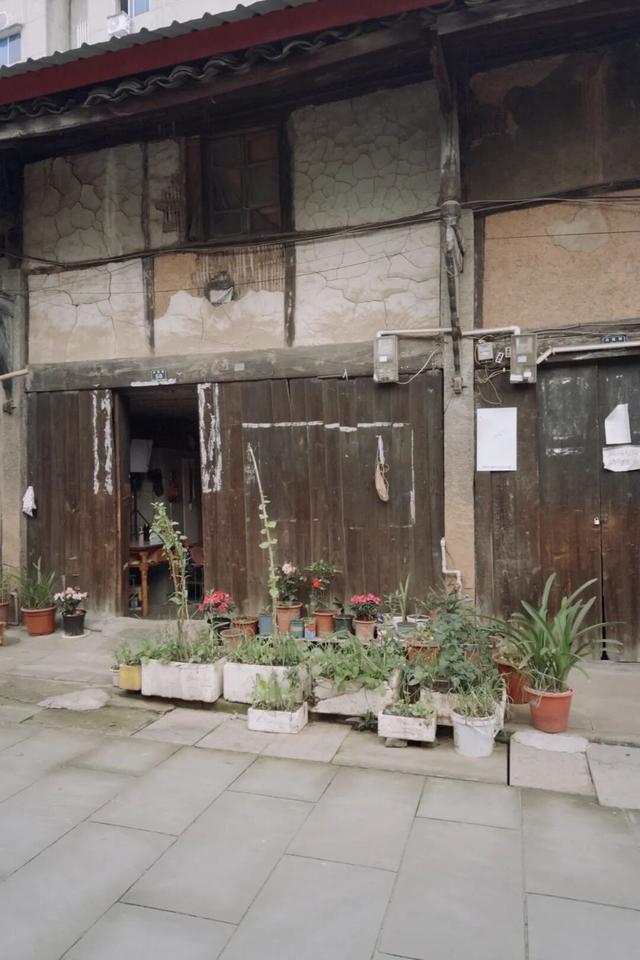 从成都出发，在龙泉山东麓邂逅一座千年场镇的温柔