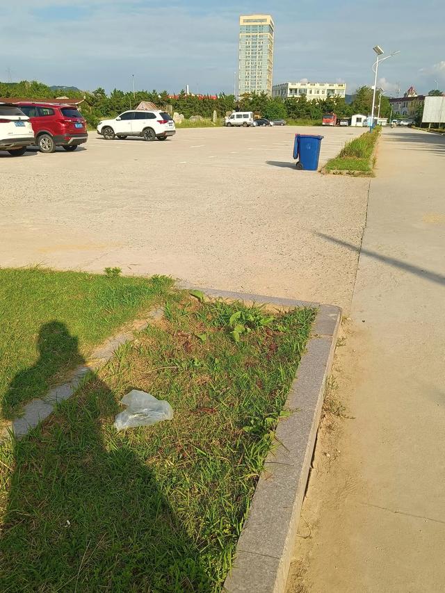 威海影视城曾人气也非常火爆，海水清澈位置好不知何时能回到从前