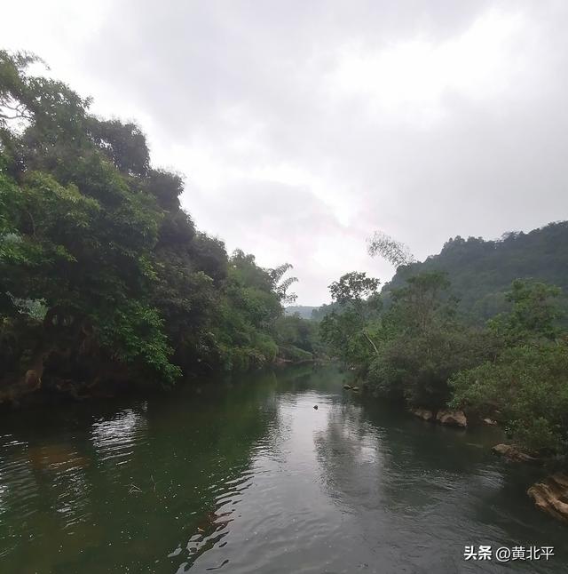 广西南宁市近郊有一座废弃的景区，当初游客日进千人当今寥寥无几