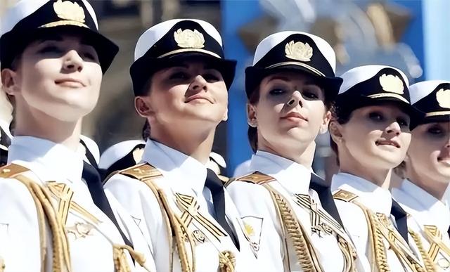 任何一艘美航母上，都要带足大量女兵？她们在航母上有什么作用？