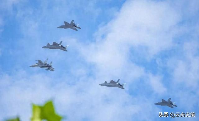 高市早苗通知全球	，不撤回涉台言论，话音刚落，解放军攻击11亮相