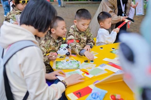 贡贡、舜舜登岛七周年，海南热带野生动植物园举办纪念活动