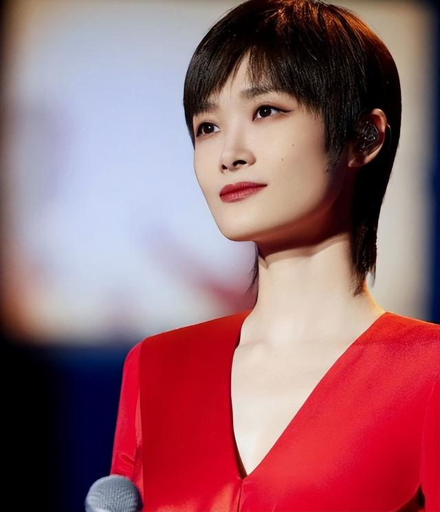 嫁法国老头真相大白5个月后，41岁李宇春近况曝出，一点也不意外