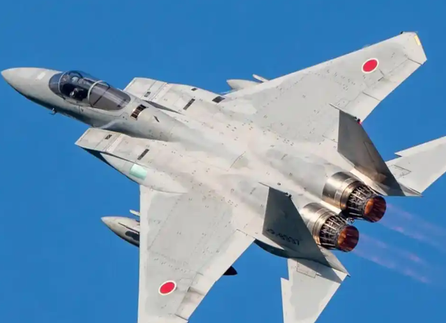 中日战机对峙后	，高市早苗紧急表态，美防长敲打日本：将付出代价