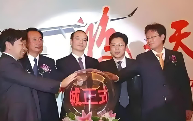 9年财务造假近200亿！面临终止上市风险！7.8万股民恐将血本无归