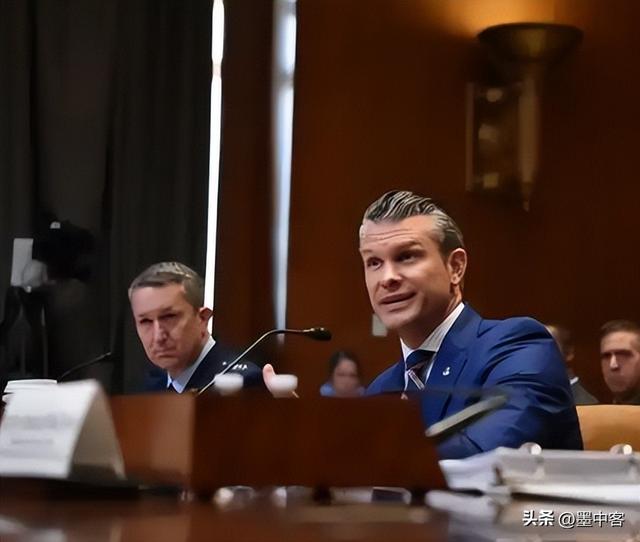 美军报复太狠，特朗普两头为难点火中东，打穿了新门罗主义幻想