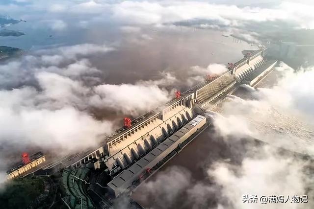 三峡大坝 “账本” 曝光：运行了 20 余年，2500 亿投入如今回本了吗？