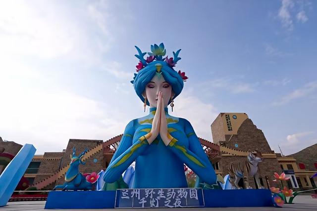 兰州野生动物园暑期开启“千灯之夜” 精彩夜游点亮金城，动物福利与夜经济双赢