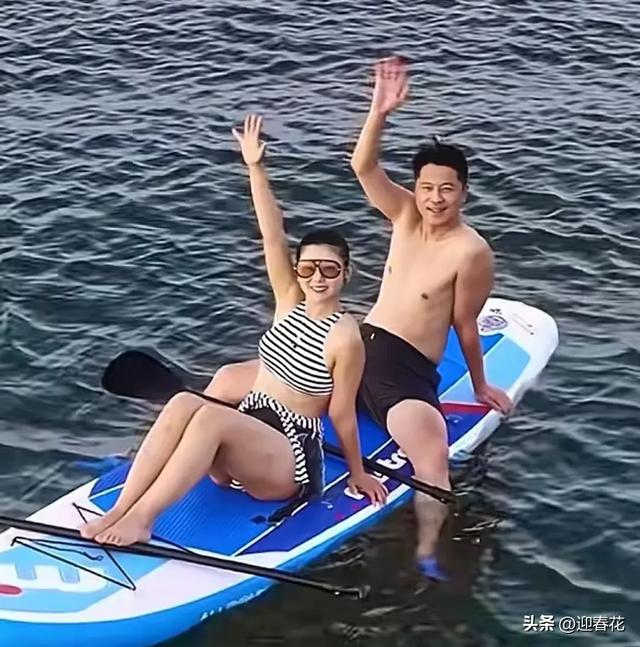 王雷夫妇回大连过七夕！39岁李小萌比老公腿粗，海上划浆板太浪漫