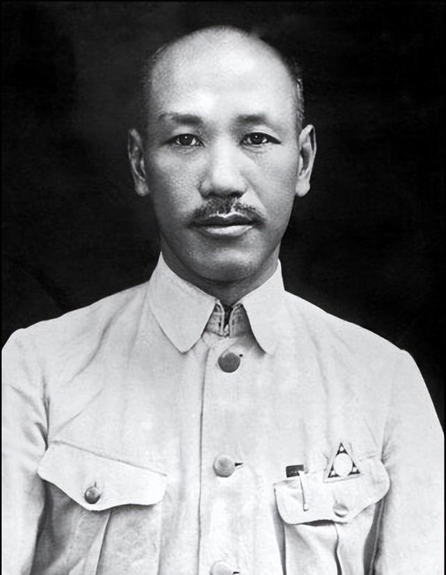 蒋介石临终前告诉蒋经国：我这一生只敬佩一人，畏惧两人! 第17张