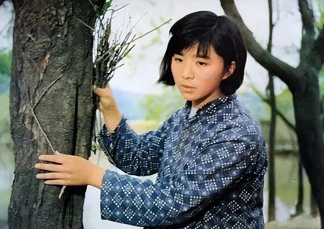 《生万物》“大脚娘”迟蓬逛超市被偶遇，打扮好朴素，真人很随和