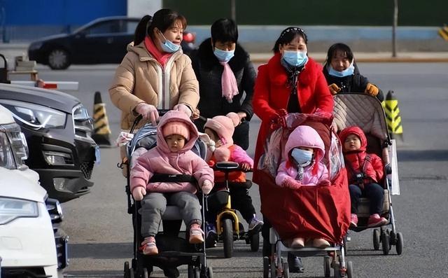 我国出生率“有救了”？影响生育的三座“大山”，或将被推翻