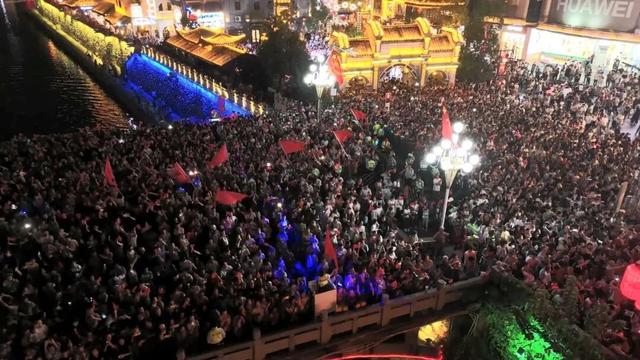 璀璨古城夜 一曲寄深情《我和我的祖国》响彻长汀古城