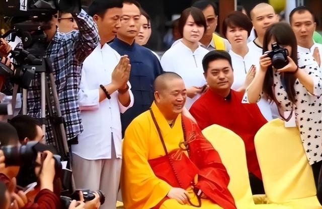 释永信倒台后，老乡才敢说实话，当年他想两三万一户买下整个村！