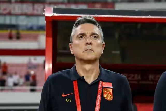 一场2-1“爆冷”，揪出中国队4大水货，赛后评分出炉，只3人及格