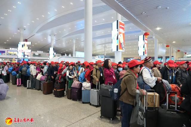 银发专列再出发：60+的他们 开启17天的东南探秋之旅