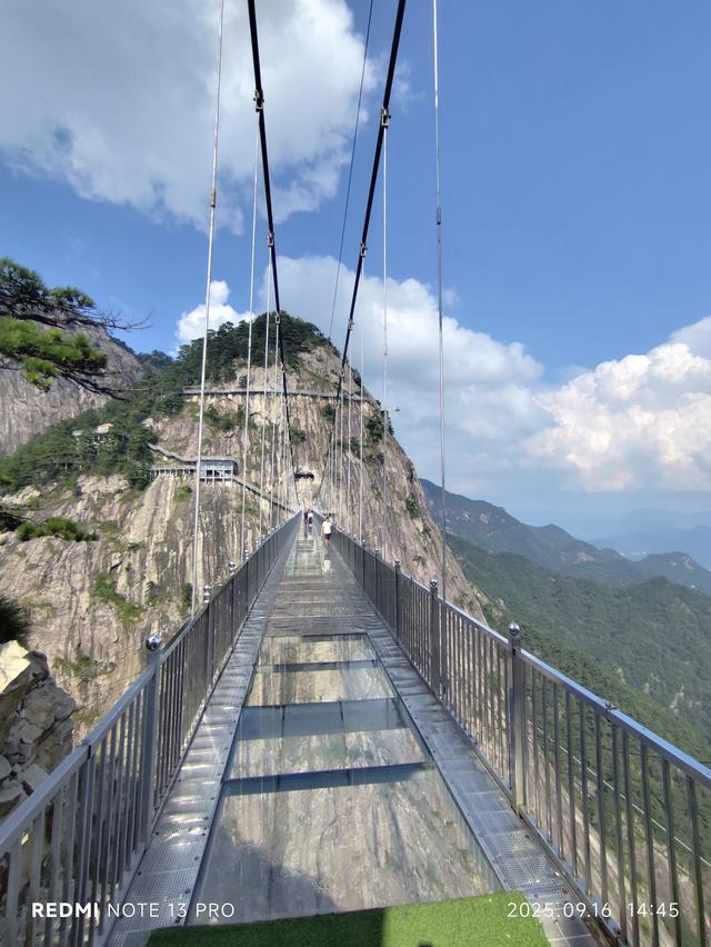 看明堂山⛰️万米高空玻璃栈道！悬崖天路！人间仙境！