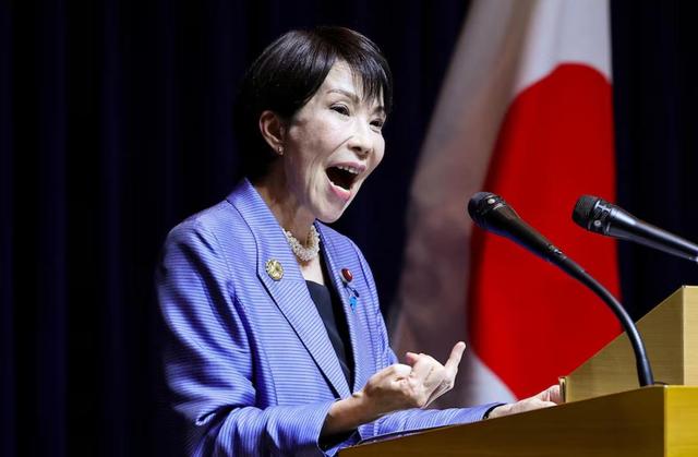 日本要求中国解释双手插兜！中方果断回应：现场大多数是日本媒体