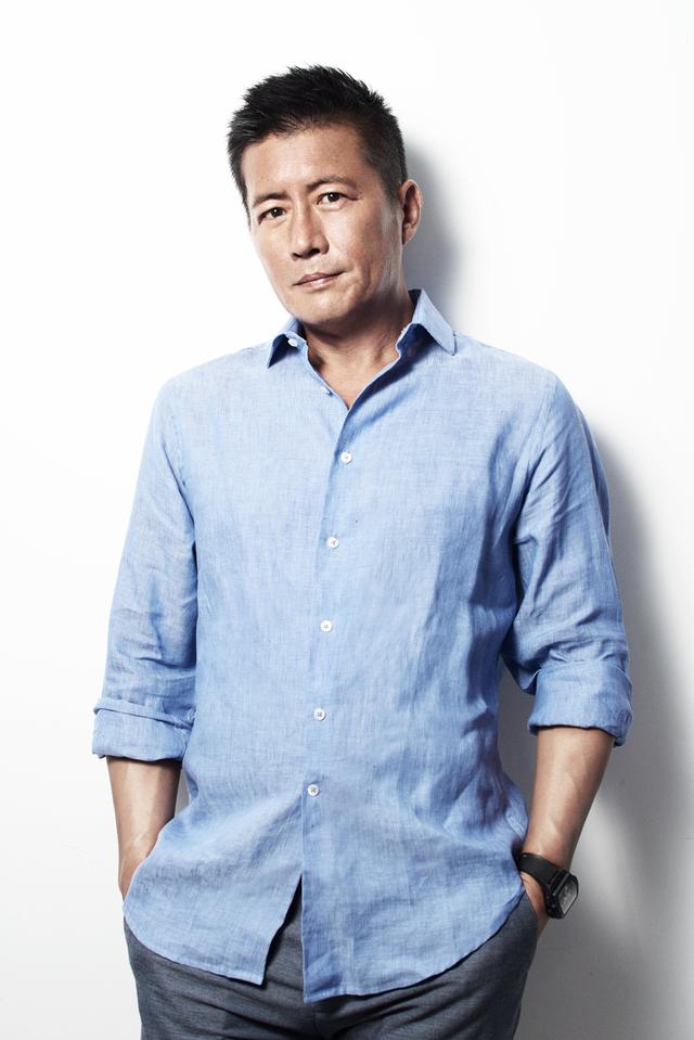 从灯泡厂到舞台:我是那个幸运的“傻小子”