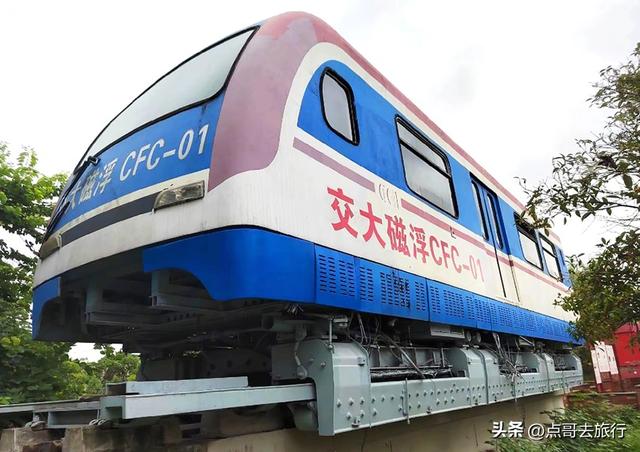 成都爆红的火车观赏地，被严重低估，拍照赏景超级惊艳，全部免费
