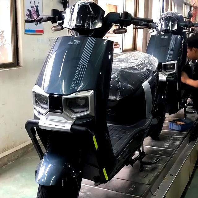同样都是3000元档的苍穹，台铃vs五羊，谁的配置更高