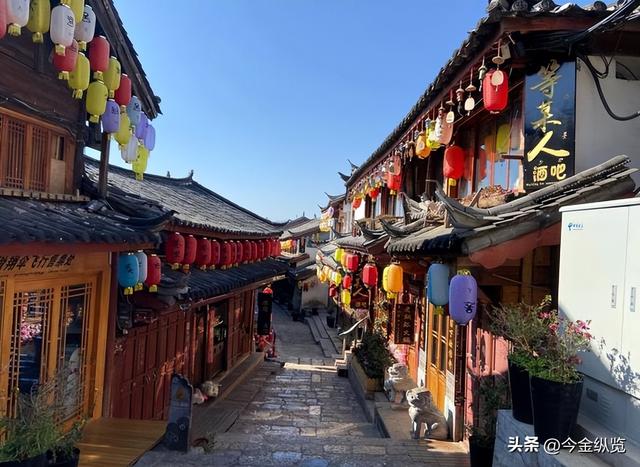 古镇“过度商业”是假象！真正问题：它商业得不够高级，没灵魂！