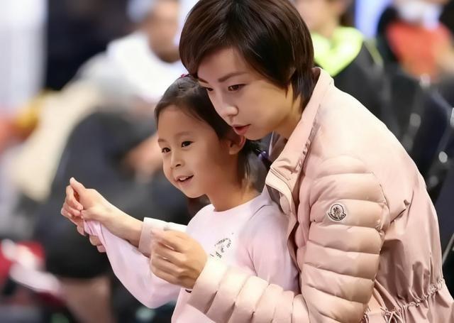 徐威也没想到！张怡宁13岁女儿徐俏俏，如今成了两口子最大的骄傲