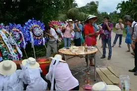 一边被坑，一边攀比，农村葬礼乱象丛生，“一条龙”服务出天价图片