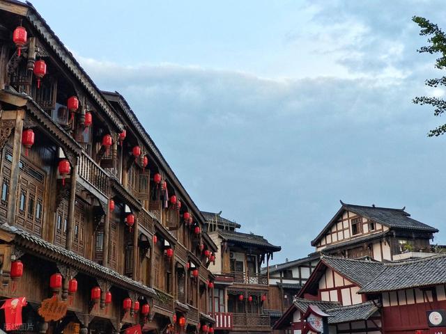 找个人少的地方，给自己放个假，这6个地方，山川湖海很精彩