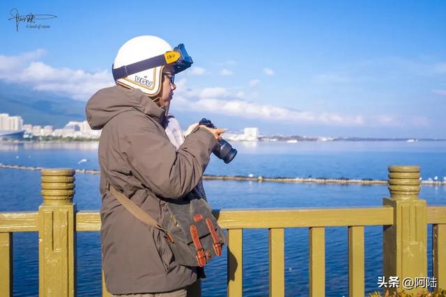 在洱海边偶遇最“潮”老头,粉色坐驾堪称是大理最靓丽的风景线