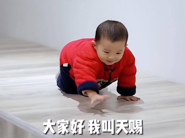 小天赐，终为父母当年的“冲动”买了单，年仅6岁活得不像个小孩