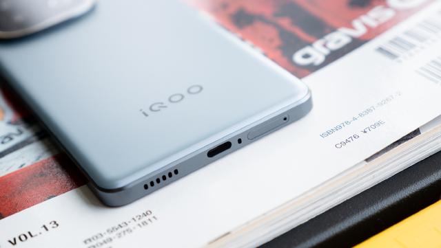 iQOO Z10 Turbo+ 体验：旗舰双芯+大大大电池