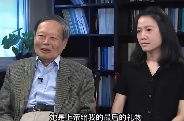 杨振宁妻子翁帆曾自白：为了丈夫的身体，我16年来都是早睡早起
