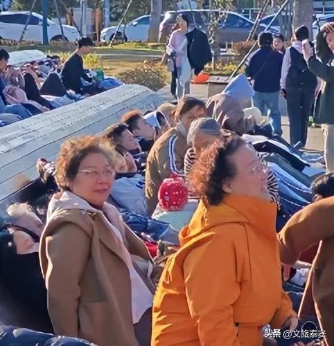 “躺平”新地标~泰安这个神仙广场也太chill了吧！！