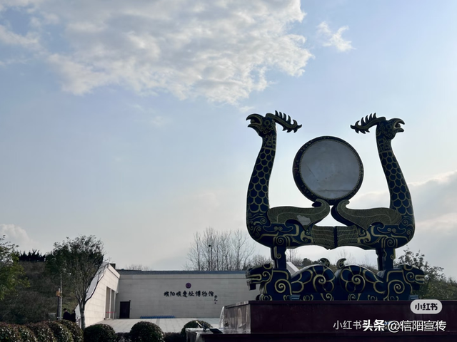 辞家千里，最念是信阳