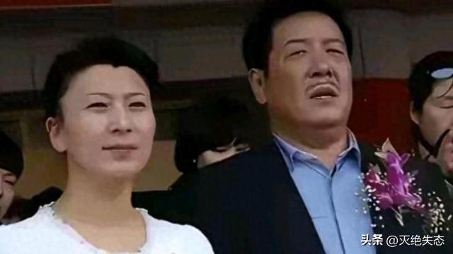 闫学晶风波终于落幕，6个男人惨遭牵连，儿媳与继女最不好过