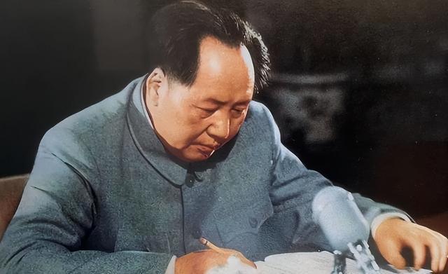 毛主席为何一生不进故宫，终生再未回延安？周总理的谈话道出实情