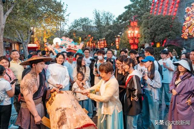 清明上河园：全国教师 全部免费 教师节快乐