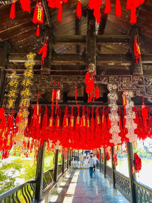 边城印象:一口吃三省 三地闻鸡鸣!