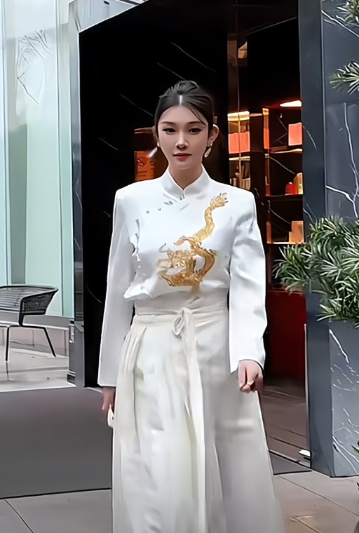 不到72小时4个大瓜！曝隐婚怀孕、诈骗上亿、睡女演员，个个离谱