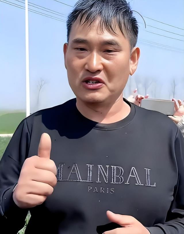 于文华也没想到，大衣哥爆红14年后，如今终于过上了理想生活